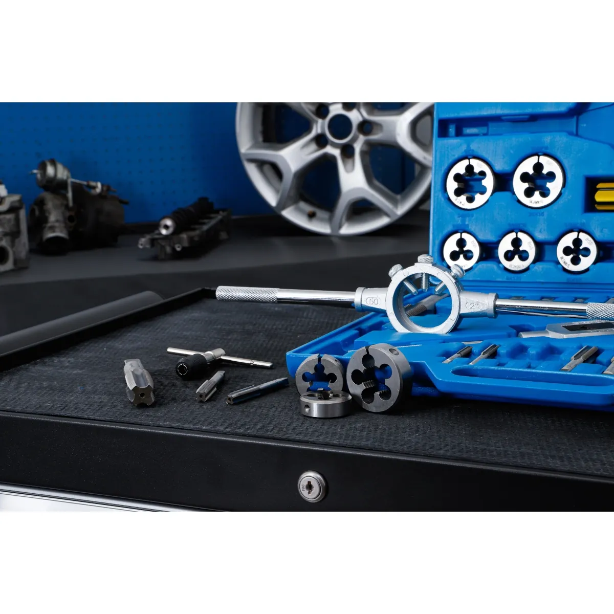 JUEGO 45 PIEZAS DE MACHUELOS Y TERRAJAS EN STANDARD - Imagen 5