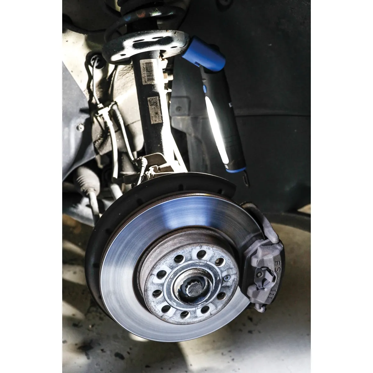 LÁMPARA PROFESIONAL DE TALLER LED COB CON IMÁN Y GANCHO | USO RUDO - Imagen 6